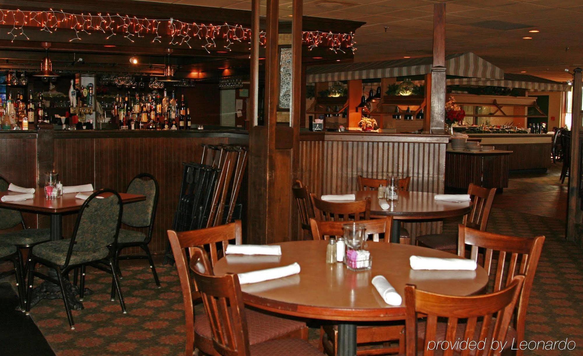 Holiday Inn Perrysburg French Quarter Restoran fotoğraf